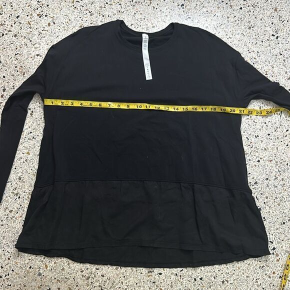 Lululemon black back in action long sleeve shirt top 2 - Picture 5 of 8